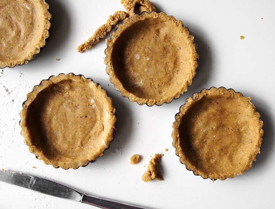 Oh, Snap! These gingersnap tortilla chip crusts are way better when paired with a rich, dark chocolate cream filling.